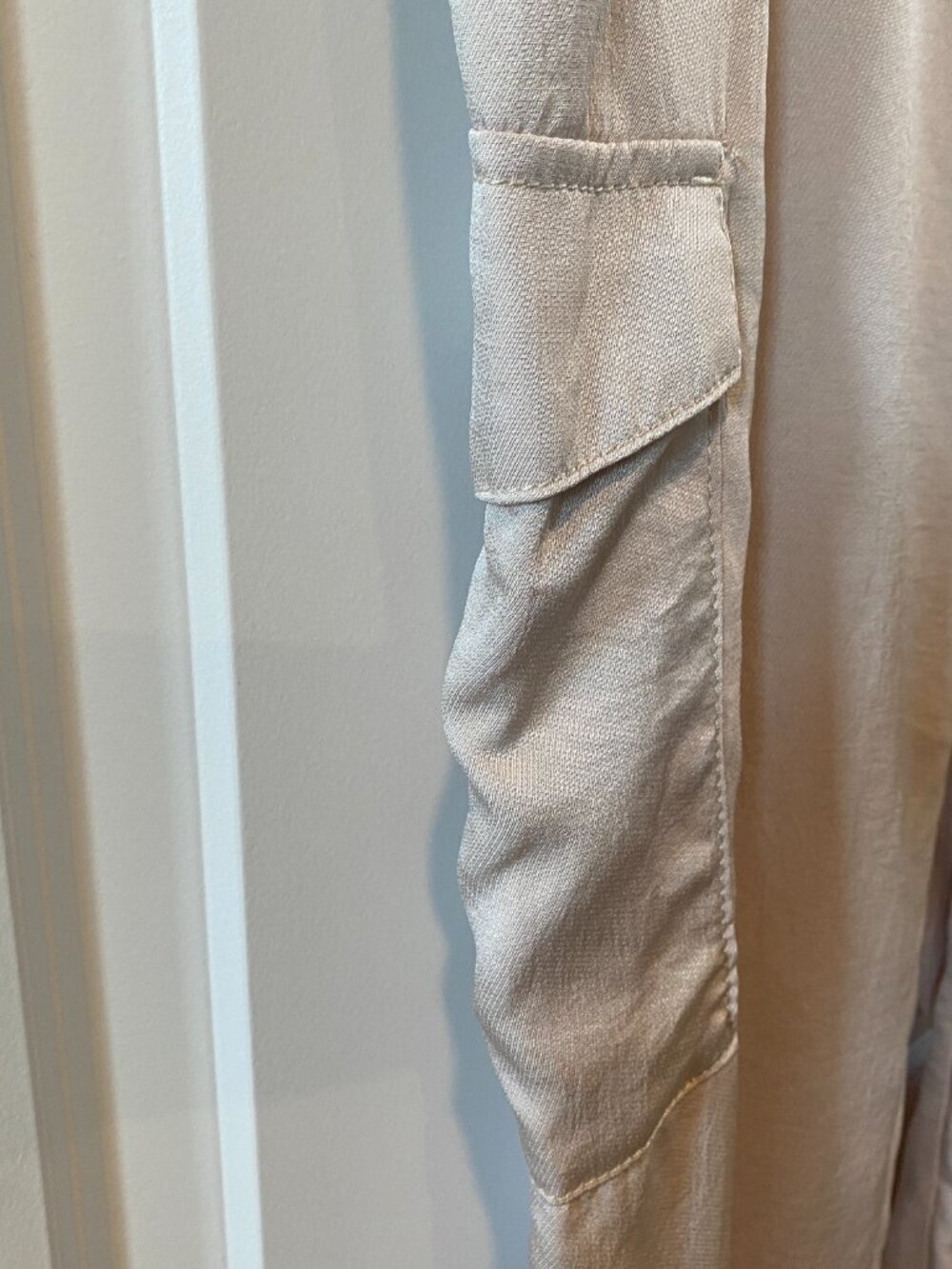 Express Tan Extreme High Rise Cargo Style Pant Size L NWT - Picture 9 of 13